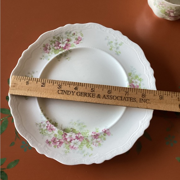 Antique Johnson Bros, England, 9” luncheon plate, cup & saucer, pattern JB929. - Picture 12 of 15